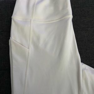 Women’s Fabaletics leggings above the ankle